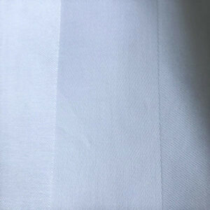 Chemin de table damassé bande satin blanc cassé 50 x 120 cm